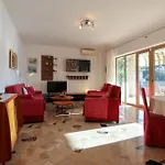 Apartment 3 Bedroom Stunning In
