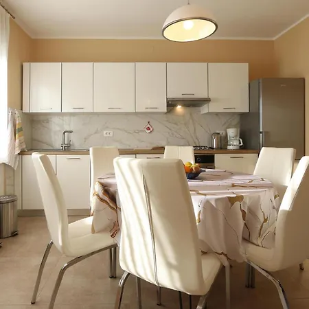 Stunning In With Wifi Apartment *