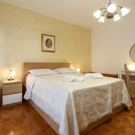 Stunning Apartment In Pula With Wifi Pula