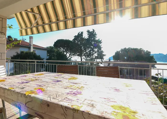 3 Bedroom Stunning In شقة بولا