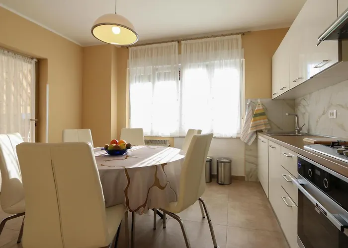 3 Bedroom Stunning In * Pula