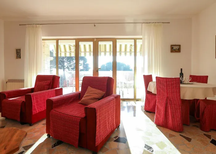 3 Bedroom Stunning In بولا
